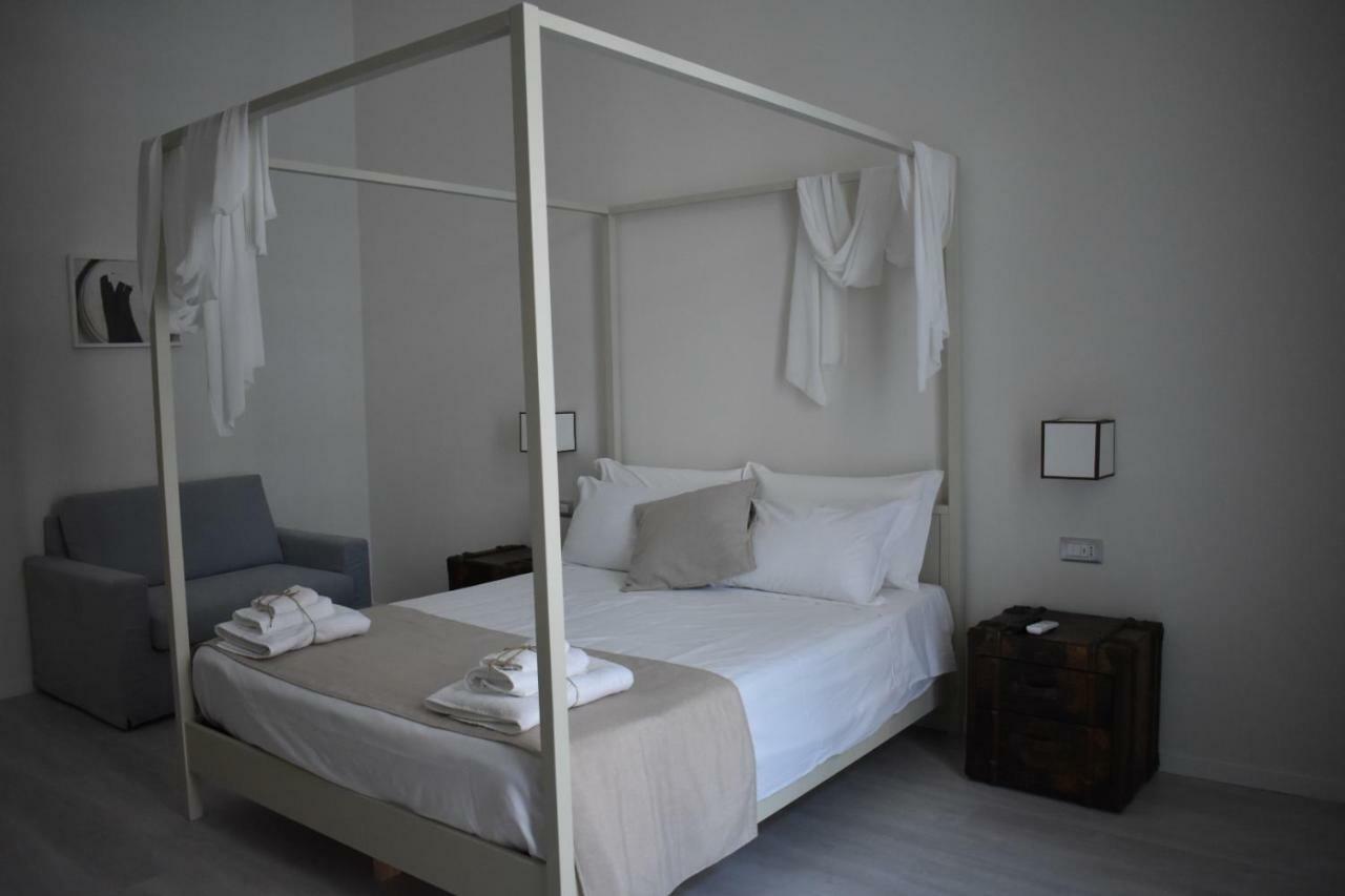 Gatto Bianco Duchessa Bed & Breakfast Bari Bagian luar foto